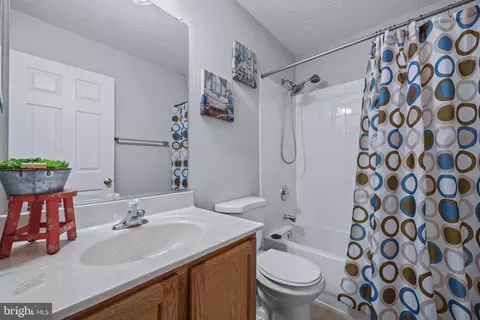 Bath - 2961 Raking Leaf Dr, Abingdon, MD 21009 photo 2 of 2
