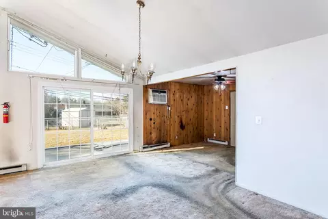 Living - 201 Contee Rd, Joppa, MD 21085 photo 5 of 6