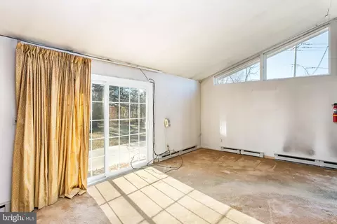 Living - 201 Contee Rd, Joppa, MD 21085 photo 1 of 6