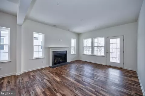 Living - 116 Trails Way, Joppa, MD 21085 photo 2 of 5