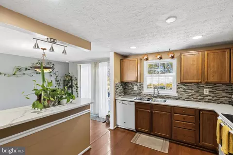 Kitchen - 721 Rainbow Ct, Edgewood, MD 21040 photo 2 of 3