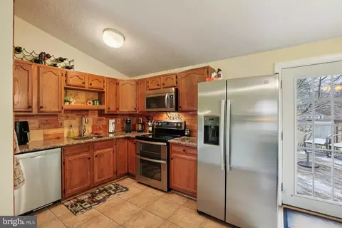 Kitchen - 925 Hamburg Dr, Abingdon, MD 21009 photo 1 of 1