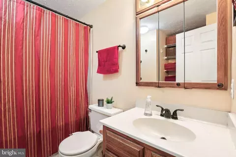 Bath - 925 Hamburg Dr, Abingdon, MD 21009 photo 1 of 2