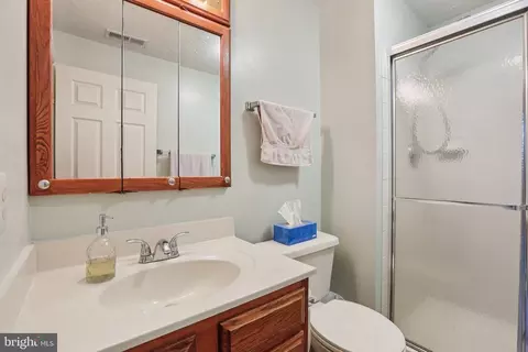 Bath - 925 Hamburg Dr, Abingdon, MD 21009 photo 2 of 2