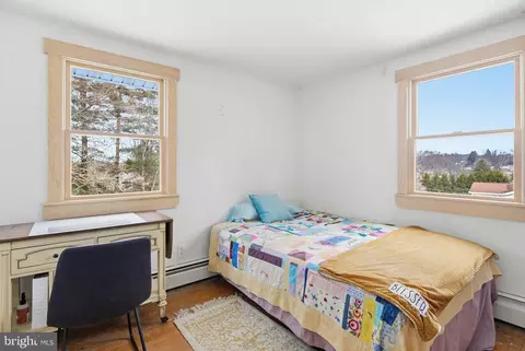 Bedroom - 2124 Oaklyn Dr, Fallston, MD 21047 photo 5 of 8