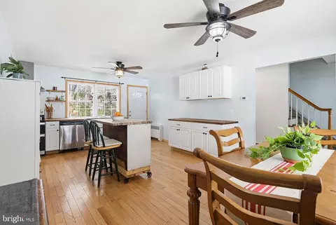 Kitchen - 2124 Oaklyn Dr, Fallston, MD 21047 photo 2 of 3