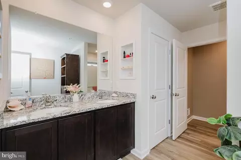 Entry Way - 976 Pagonia Dr, Joppa, MD 21085 photo 11 of 14