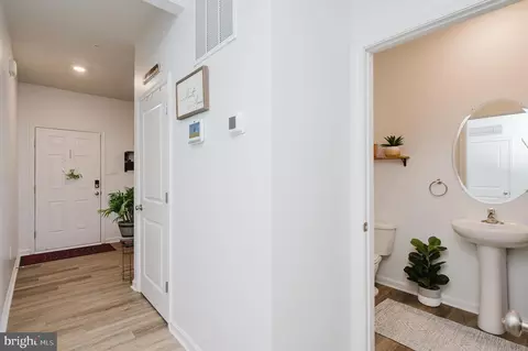 Entry Way - 976 Pagonia Dr, Joppa, MD 21085 photo 4 of 14