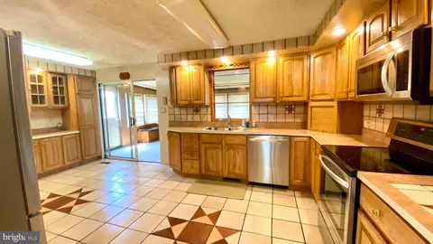 Entry Way - 4 Old Sound Rd, Joppa, MD 21085 photo 1 of 2