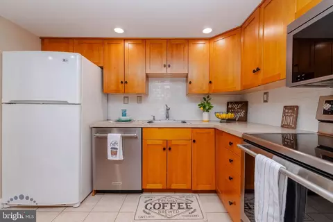 Kitchen - 688 Shore, Joppa, MD 21085 photo 1 of 3
