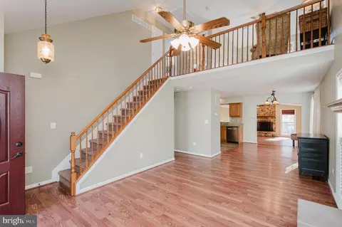 Entry Way - 1114 E Viking Ct, Abingdon, MD 21009 photo 2 of 5
