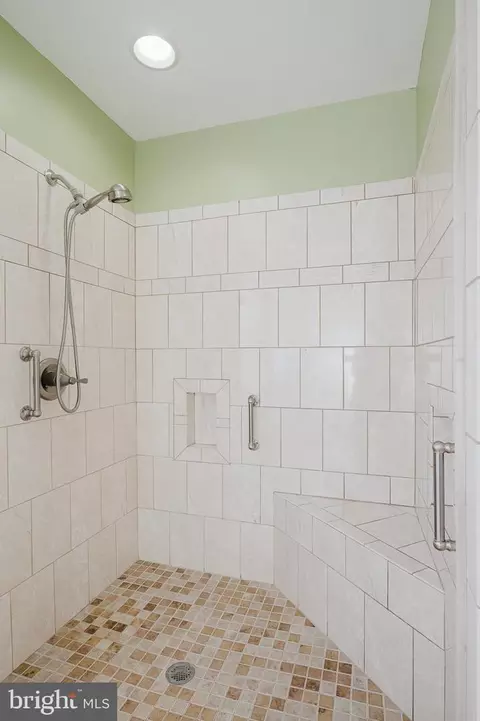 Bath - 1114 E Viking Ct, Abingdon, MD 21009 photo 4 of 5