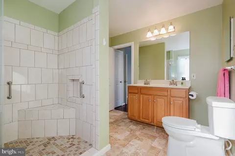 Bath - 1114 E Viking Ct, Abingdon, MD 21009 photo 1 of 5