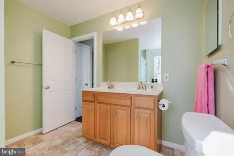 Bath - 1114 E Viking Ct, Abingdon, MD 21009 photo 2 of 5