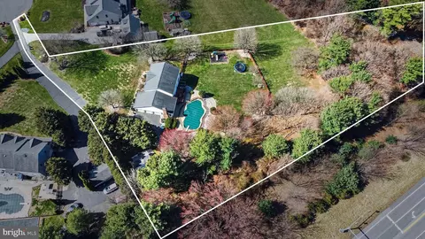 View/Area - 2401 Cabernet Ct, Fallston, MD 21047 photo 2 of 11