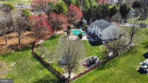 View/Area - 2401 Cabernet Ct, Fallston, MD 21047 photo 3 of 11