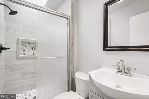 Bath - 4427 Declaration Cir, Belcamp, MD 21017 photo 4 of 4