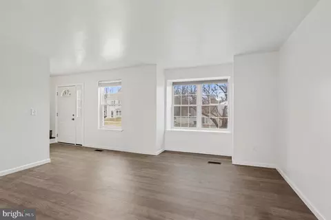 Living - 4427 Declaration Cir, Belcamp, MD 21017 photo 3 of 4
