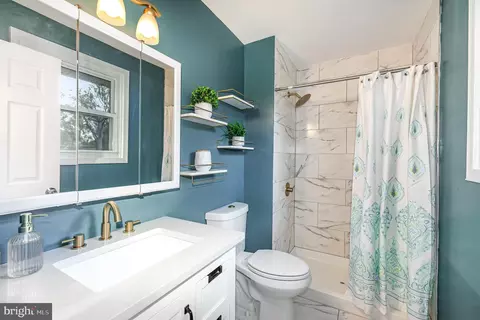 Bath - 2510 Roy Ter, Fallston, MD 21047 photo 1 of 3