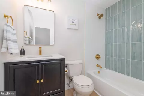 Bath - 2934 Strathaven Ln, Abingdon, MD 21009 photo 1 of 2