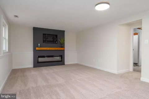 Living - 2934 Strathaven Ln, Abingdon, MD 21009 photo 2 of 7
