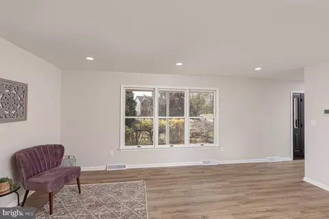 Living - 403 Woodridge Ct, Fallston, MD 21047 photo 5 of 9