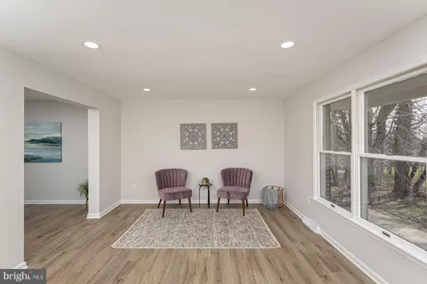 Living - 403 Woodridge Ct, Fallston, MD 21047 photo 6 of 9