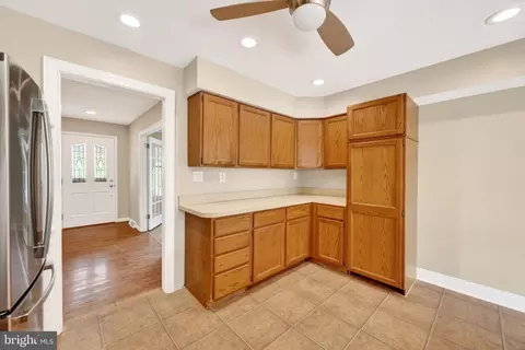 Entry Way - 2130 Bellvale Rd, Fallston, MD 21047 photo 2 of 6