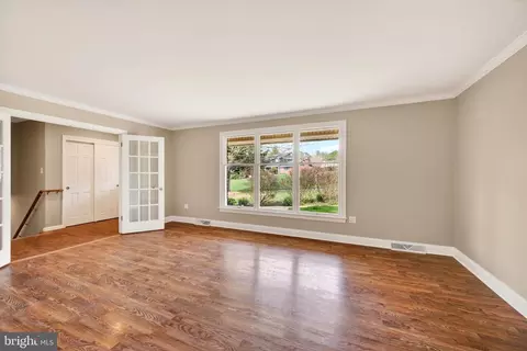 Living - 2130 Bellvale Rd, Fallston, MD 21047 photo 6 of 7