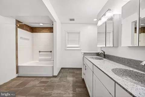 Entry Way - 2130 Bellvale Rd, Fallston, MD 21047 photo 6 of 6
