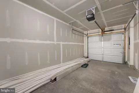 Entry Way - 405 Halyard Ct, Joppa, MD 21085 photo 13 of 13