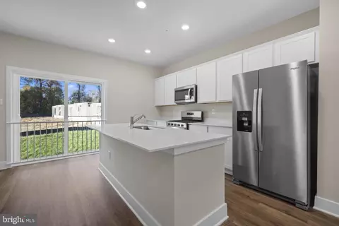 Entry Way - 405 Halyard Ct, Joppa, MD 21085 photo 6 of 13
