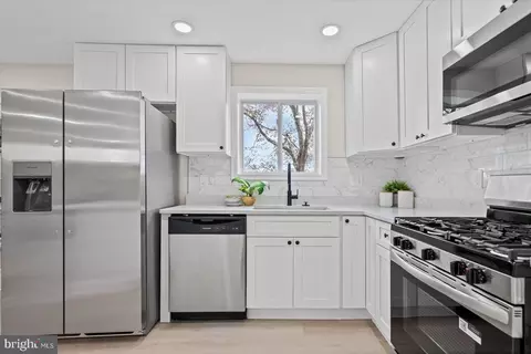 Kitchen - 503 Glandel Ct, Joppa, MD 21085 photo 3 of 3