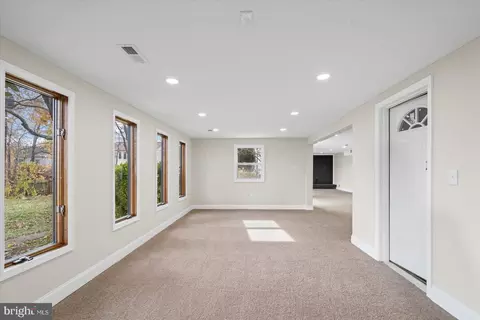 Living - 503 Glandel Ct, Joppa, MD 21085 photo 4 of 5