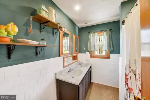 Bath - 1504 Groveton Ct, Fallston, MD 21047 photo 1 of 3