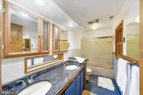 Bath - 1504 Groveton Ct, Fallston, MD 21047 photo 3 of 3