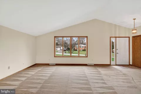 Living - 1703 Brickhouse Ln, Fallston, MD 21047 photo 4 of 8