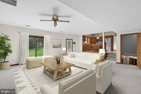 Living - 1703 Brickhouse Ln, Fallston, MD 21047 photo 6 of 8