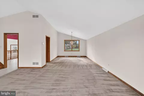 Living - 1703 Brickhouse Ln, Fallston, MD 21047 photo 5 of 8