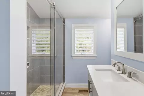 Bath - 3710 Hilltop Dr, Joppa, MD 21085 photo 3 of 3