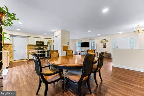 Dining - 2847 Moores Rd, Baldwin, MD 21013 photo 4 of 4