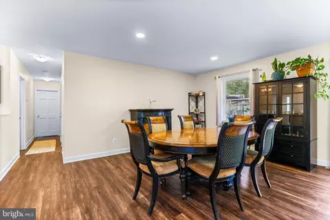 Dining - 2847 Moores Rd, Baldwin, MD 21013 photo 3 of 4