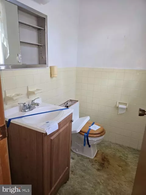 Bath - 2034 Cherry Ct, Edgewood, MD 21040 photo 4 of 5