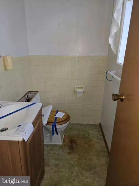 Bath - 2034 Cherry Ct, Edgewood, MD 21040 photo 5 of 5