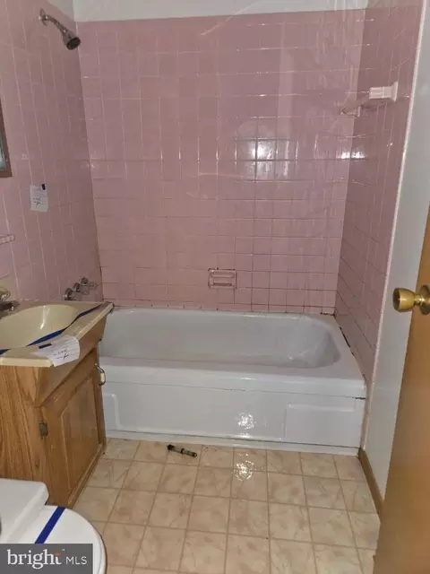 Bath - 2034 Cherry Ct, Edgewood, MD 21040 photo 2 of 5
