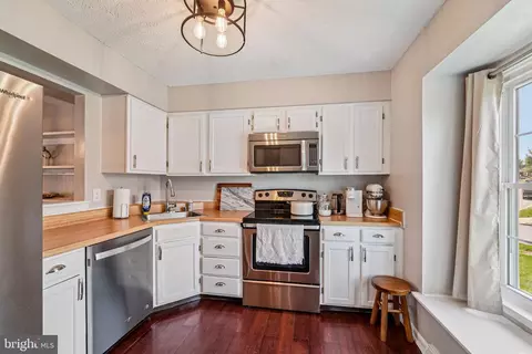 Kitchen - 2835 Meredith Ct, Abingdon, MD 21009 photo 2 of 2