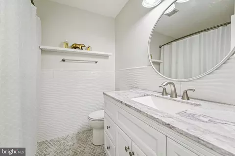 Bath - 2835 Meredith Ct, Abingdon, MD 21009 photo 1 of 2