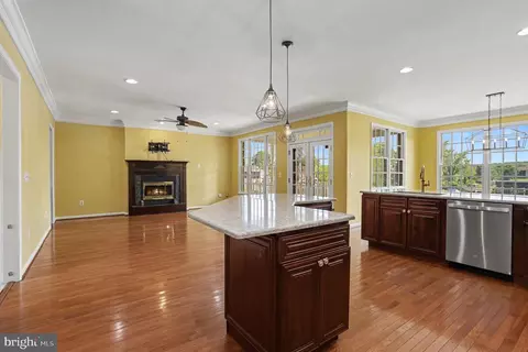 Living - 427 Shore Dr, Joppa, MD 21085 photo 6 of 14