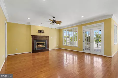 Living - 427 Shore Dr, Joppa, MD 21085 photo 7 of 14