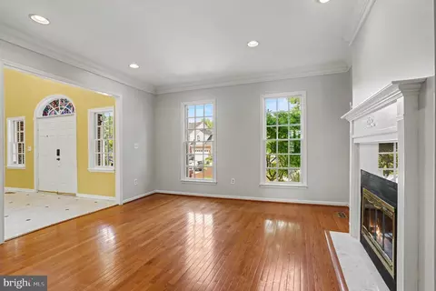 Living - 427 Shore Dr, Joppa, MD 21085 photo 3 of 14